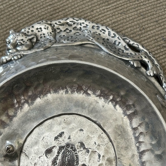 Arthur Court Retired 2000 Large Hammered Aluminum Footed Leopard Bowl - Picture 7 of 9